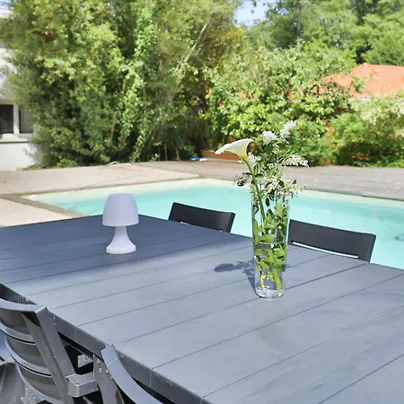 Maroutine - Ac - Piscine&tennis Feriehus